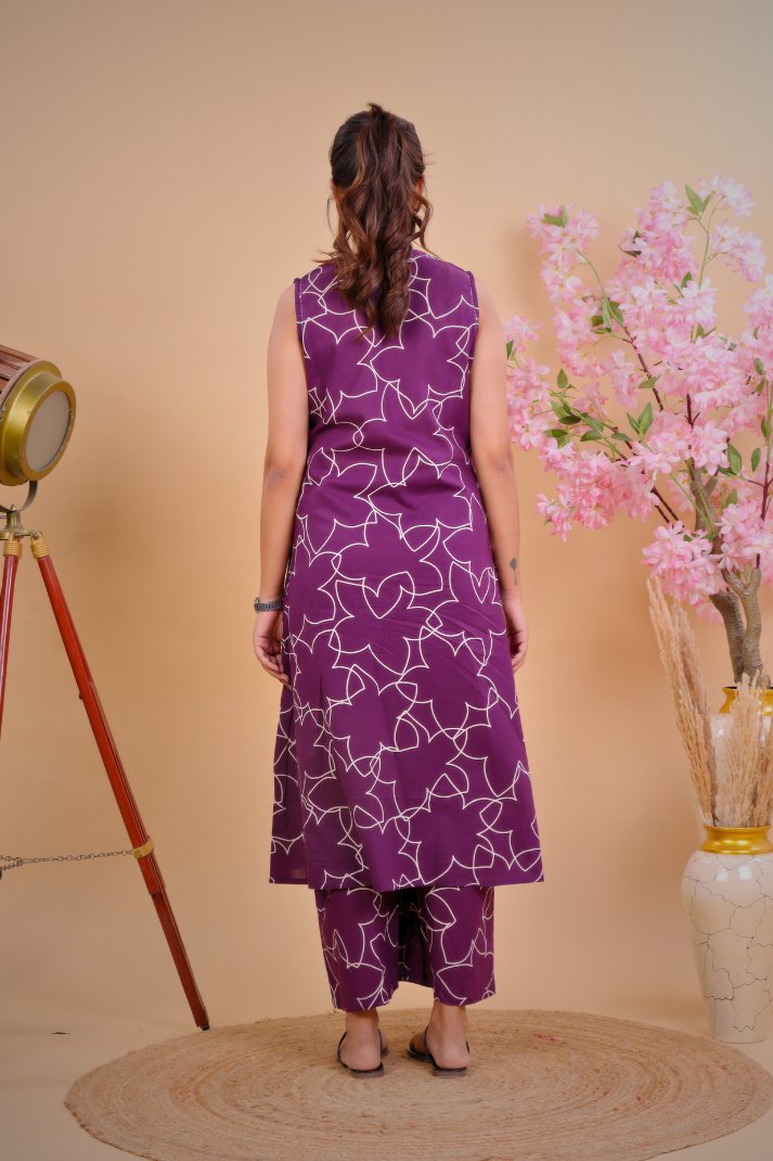Stylish Purple Sleeveless Kurta with Matching Pants