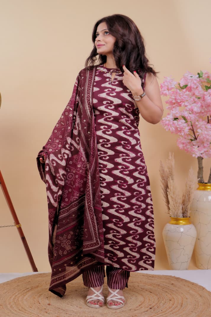 Wine Ikat Print Sleeveless Kurta Set with Bandhani Dupatta