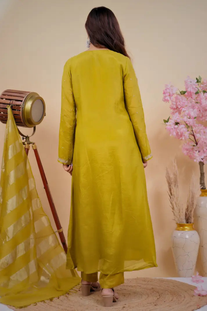 Classic Heena Green Embroidered Suit Set with Dupatta