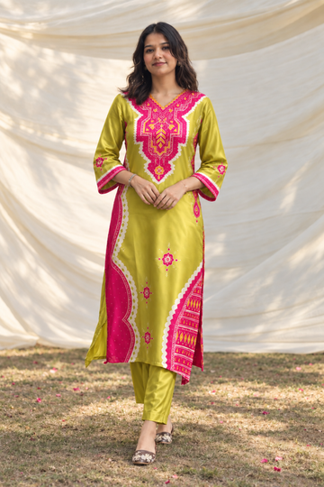 Green Modal Fabric Pink Bandhani Print Kurta Set with bottom
