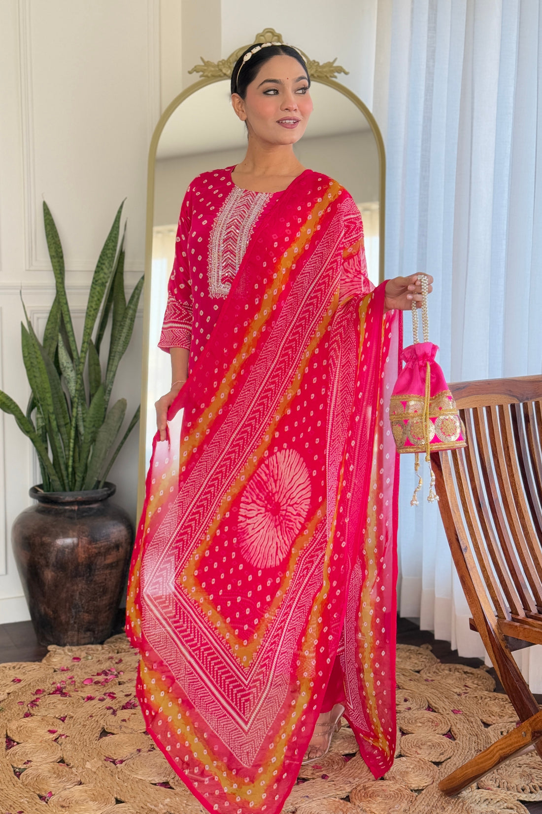 Fuchsia Mirror-Detailed Neck Embroidered Kurta Set