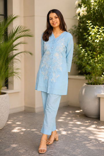 Women's Blue Embroidered Straight Kurta