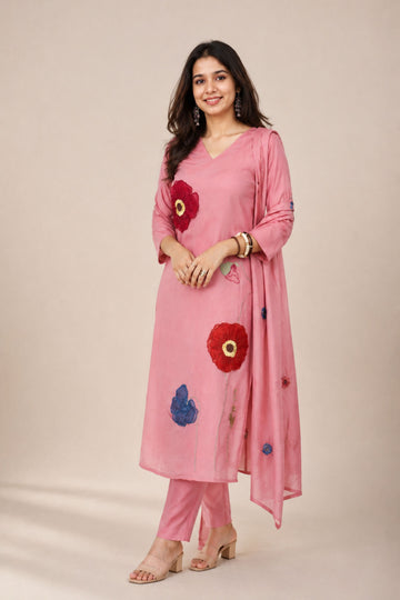 Women's Pink Floral Appliqué Straight Kurti
