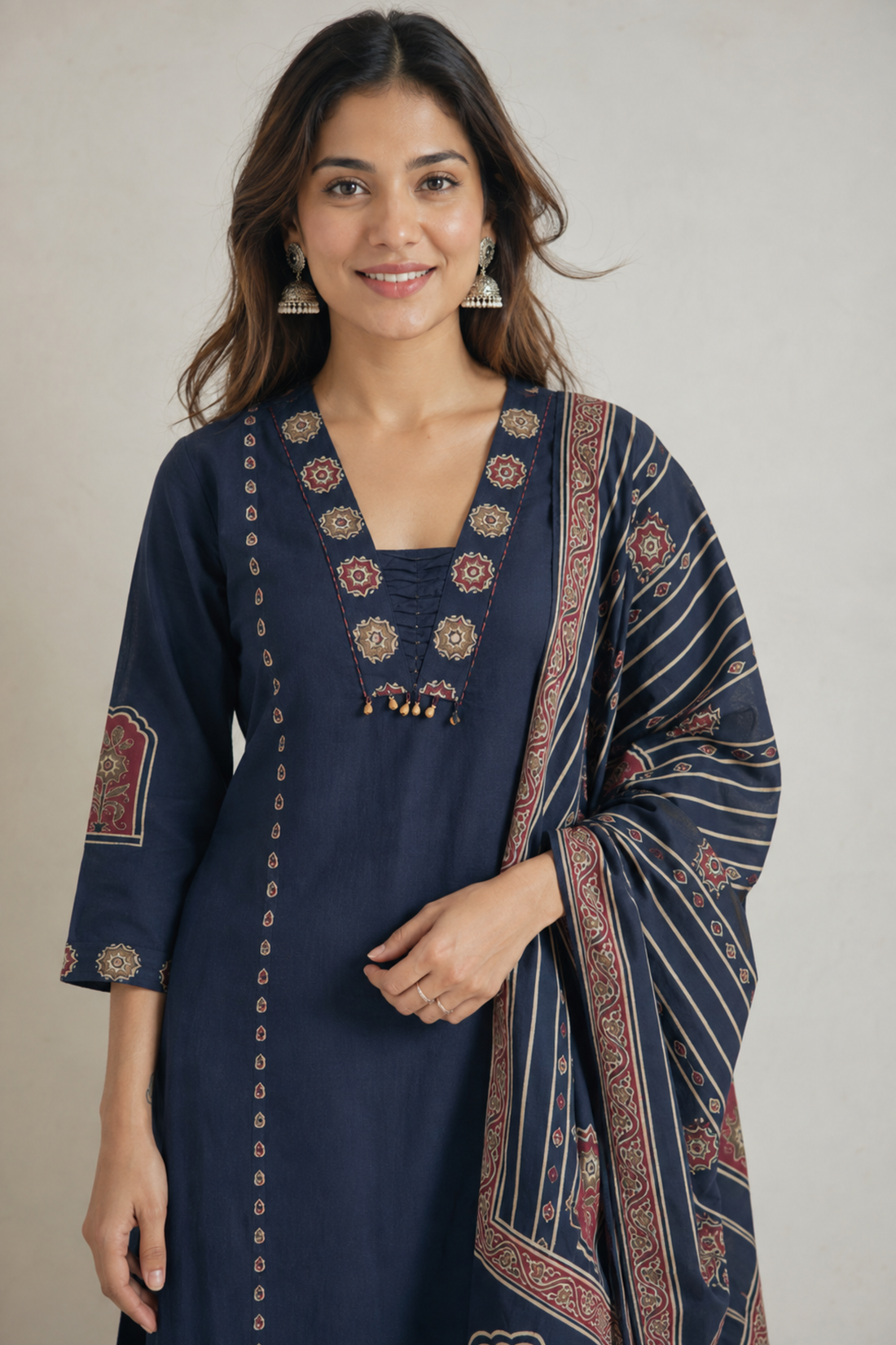 Women'S Navy Blue Printed Straight Kurta with Pants & Dupatta
