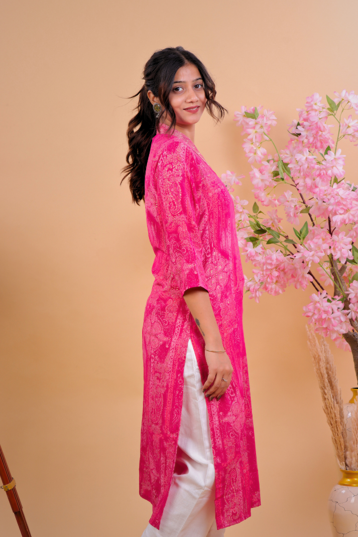Stylish Magenta Muslin Straight Kurta