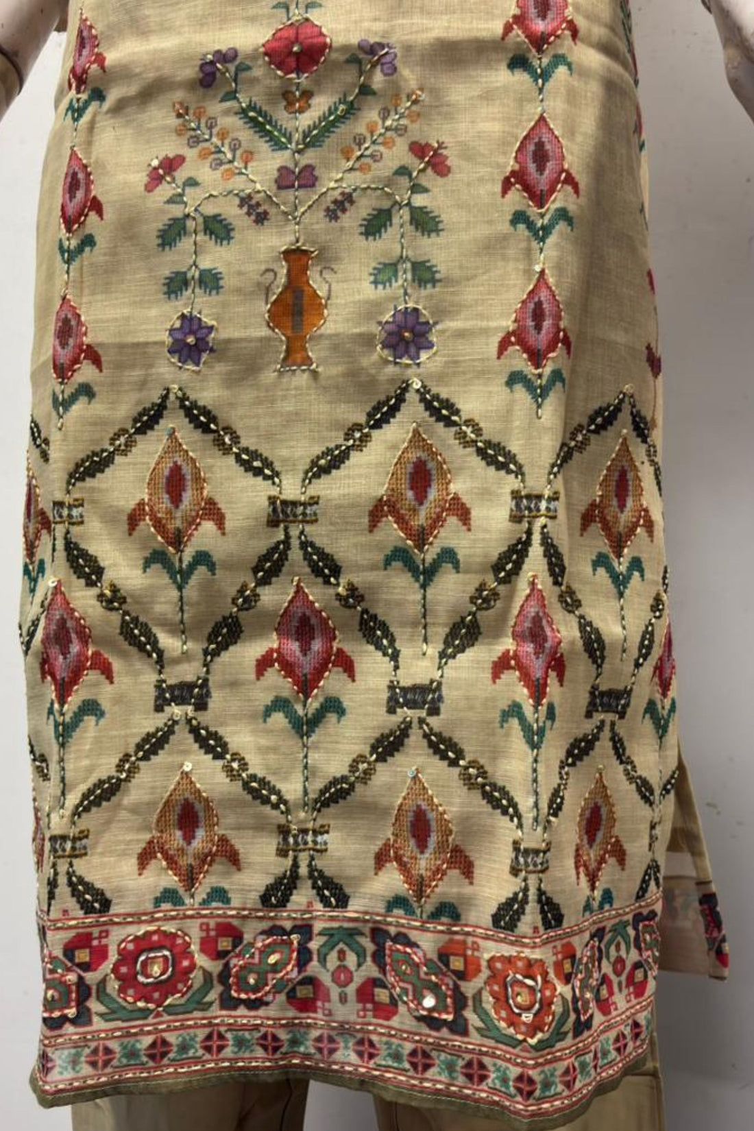 Women Beige Floral Printed Kurta with Trousers & Dupatta Set
