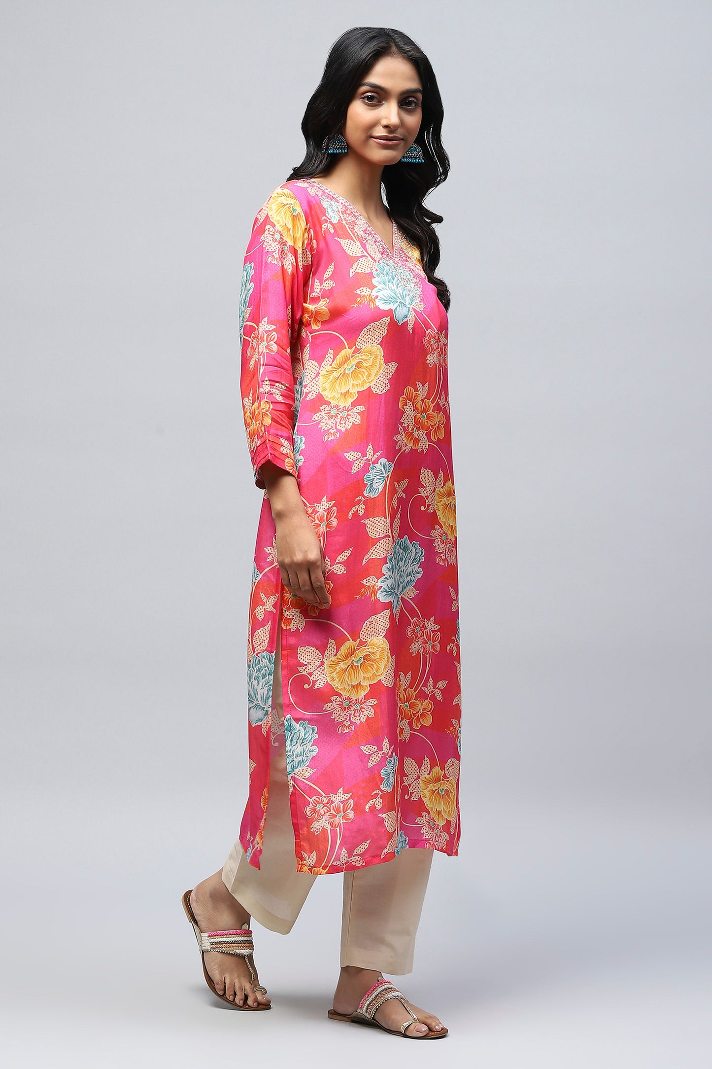 Floral Digital Print Pink Kurta – Lightweight & Flowing Fabric for Casual & Festive Wear