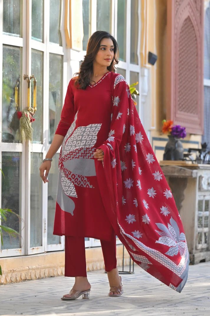 Amethyst Bloom Printed Kurta Set with Dupatta - Qurbat