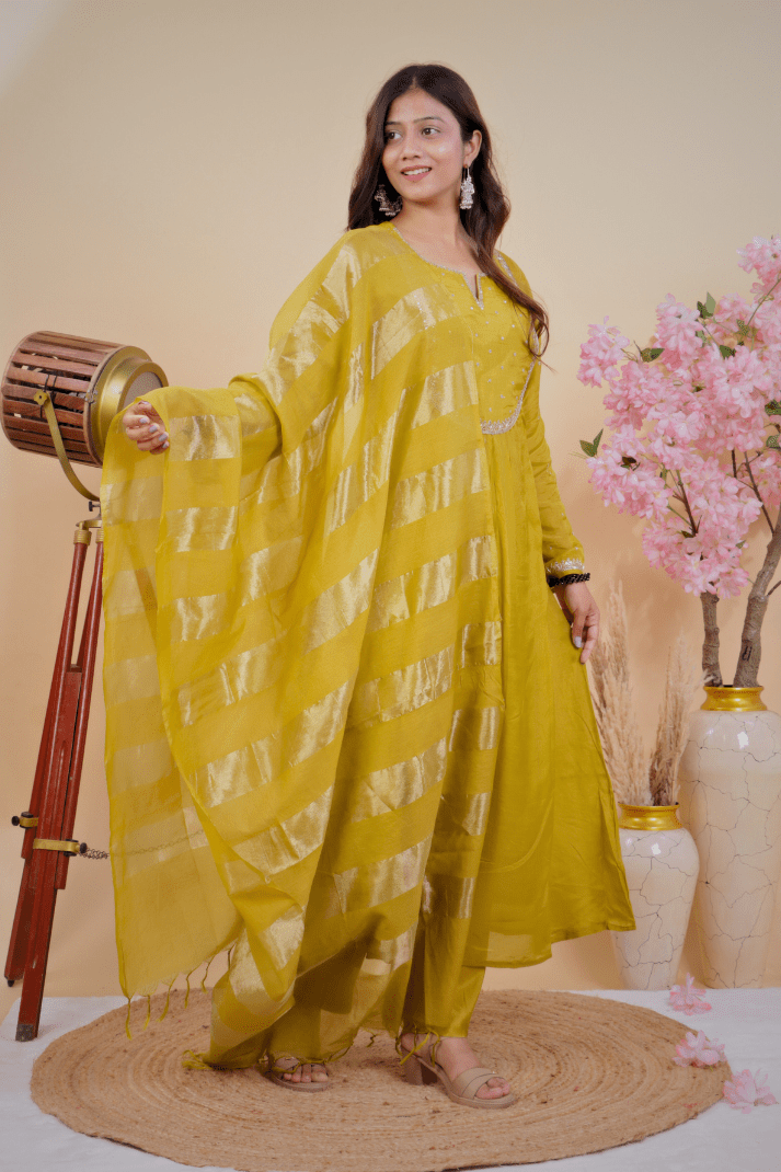 Classic Heena Green Embroidered Suit Set with Dupatta - Qurbat