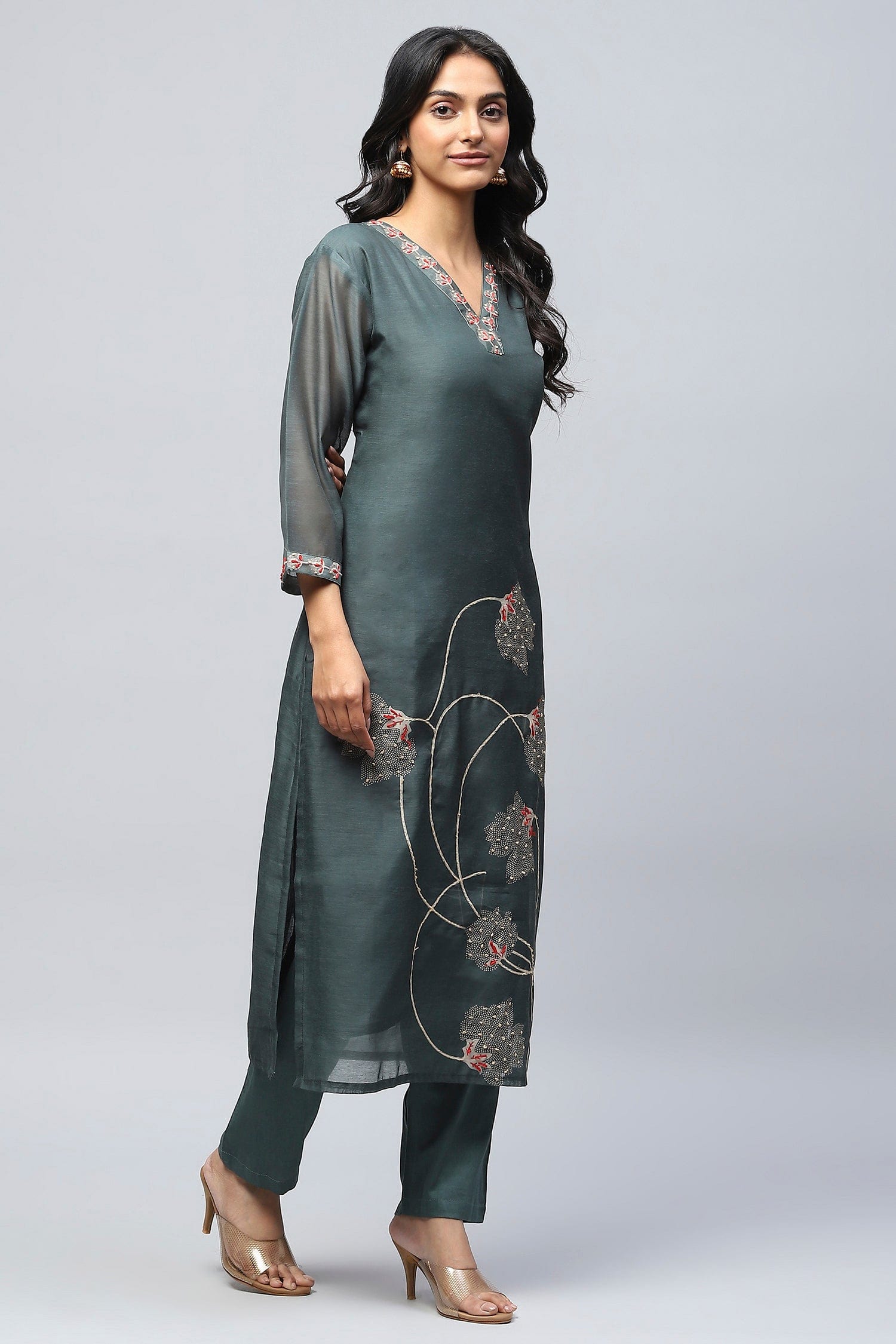 Green Digital Print Suit Set for Women with French Knot - Qurbat